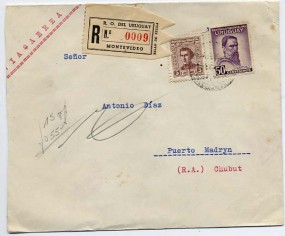 1941, 31.Okt., R-Bf.m. MiF. . MONTEVIDEO..(undeutl.Handstpl.) nach Argentinien. Porto: P...